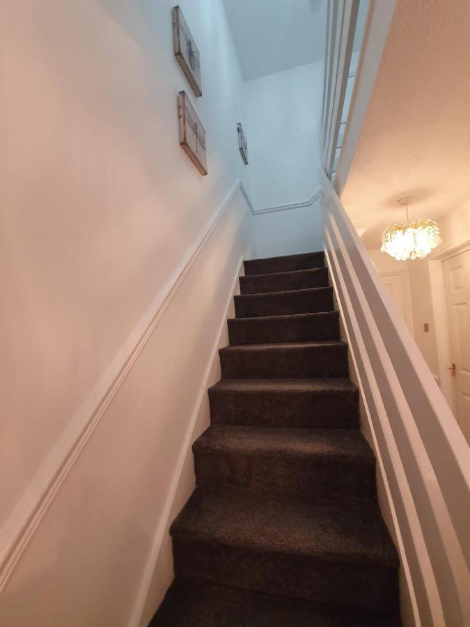Bv Luxury Spacious 3 Bedroom House At Isaac Close Manchester Exterior photo