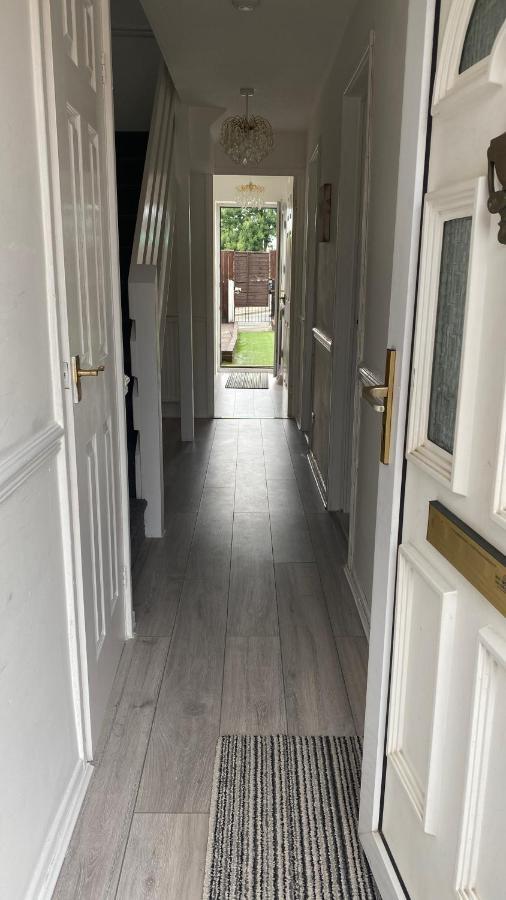 Bv Luxury Spacious 3 Bedroom House At Isaac Close Manchester Exterior photo