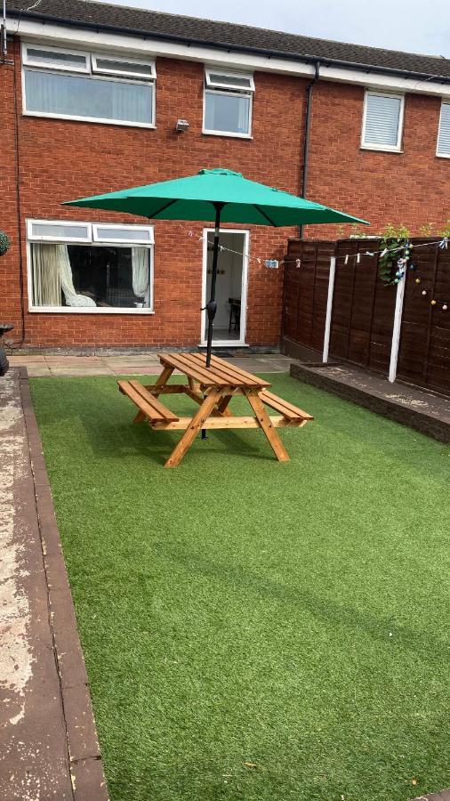 Bv Luxury Spacious 3 Bedroom House At Isaac Close Manchester Exterior photo