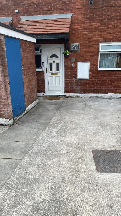 Bv Luxury Spacious 3 Bedroom House At Isaac Close Manchester Exterior photo