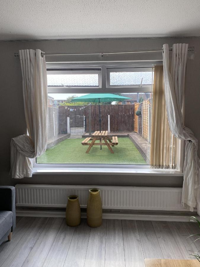 Bv Luxury Spacious 3 Bedroom House At Isaac Close Manchester Exterior photo