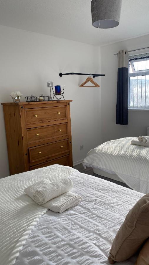 Bv Luxury Spacious 3 Bedroom House At Isaac Close Manchester Exterior photo